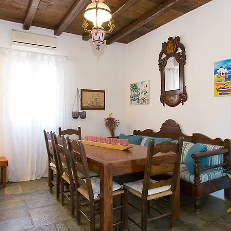 Traditional Mykonian * Ornos (Mykonos)