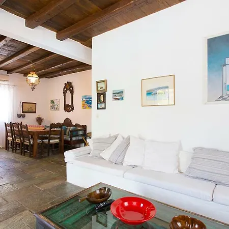 Traditional Mykonian * Ornos (Mykonos)